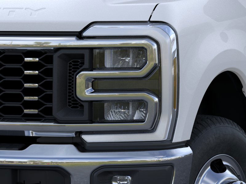 2025 Ford F-350 Lariat photo 18