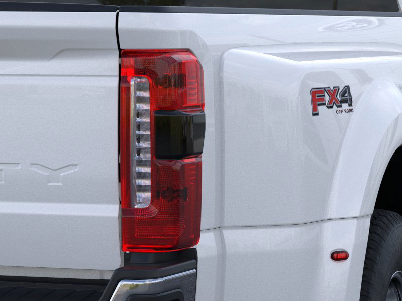 2025 Ford F-350 Lariat photo 21