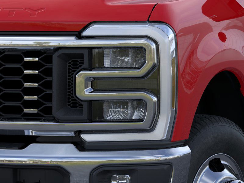 2025 Ford F-350 Lariat photo 17