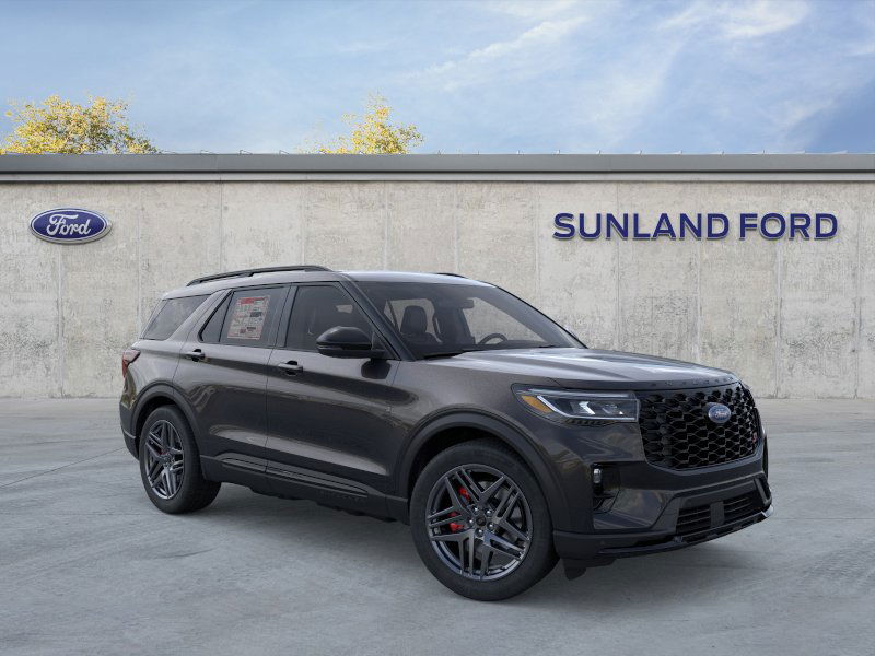 2025 Ford Explorer ST photo 3