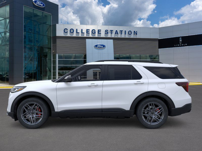 2025 Ford Explorer ST photo 2