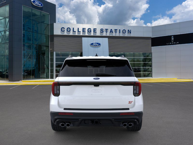 2025 Ford Explorer ST photo 4