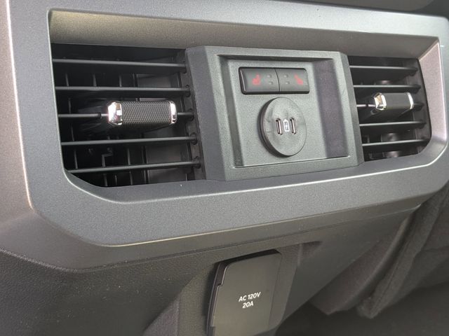 2025 Ford F-250 photo 28