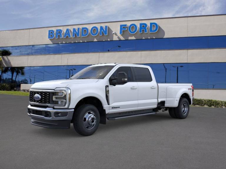 2026 Ford Super Duty F-350 DRW LARIAT