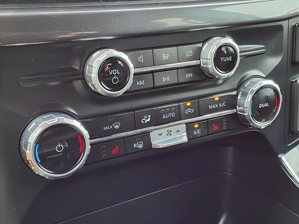 2023 Ford F-150 XLT photo 12