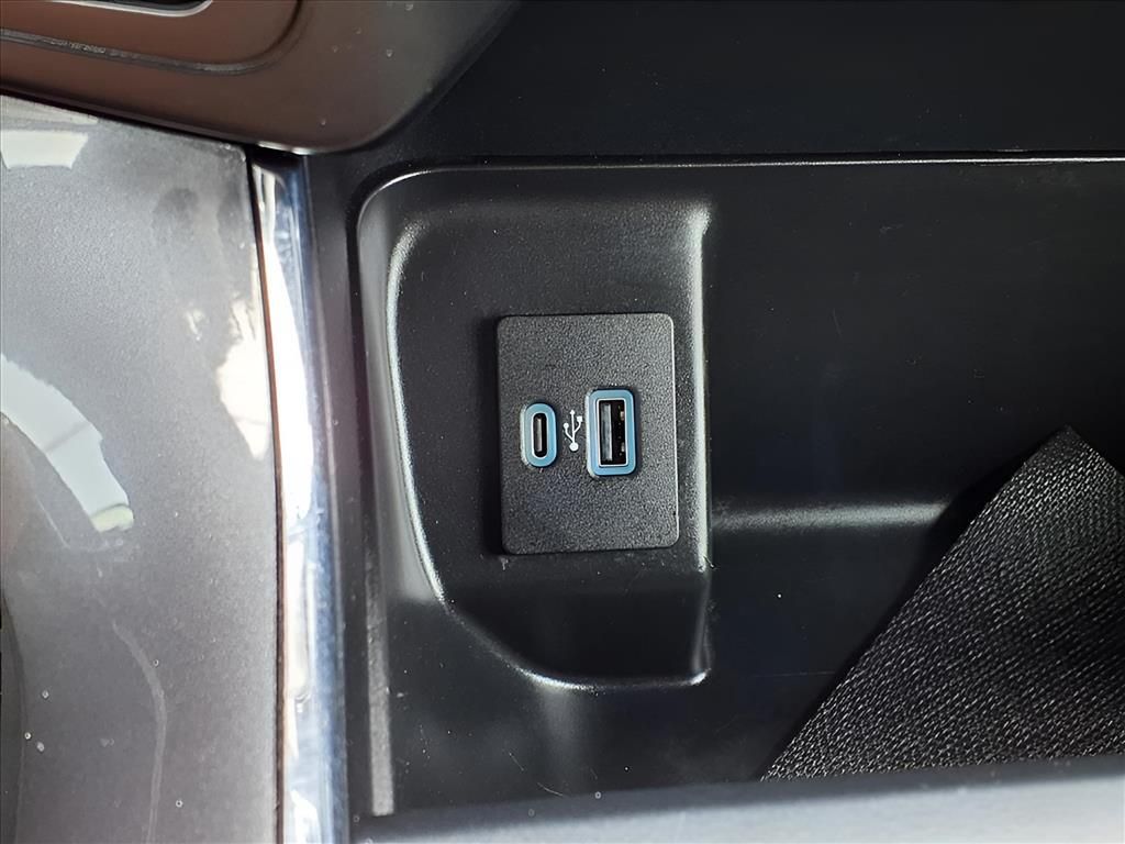 2023 Ford F-150 XLT photo 13