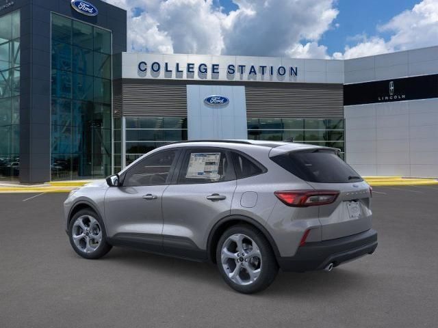 2025 Ford Escape ST-Line photo 3