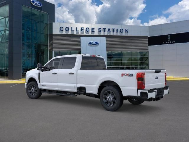 2025 Ford F-350 photo 4
