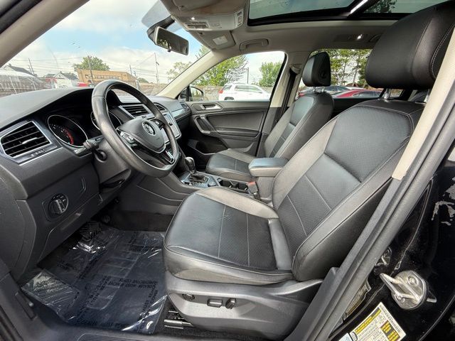 2020 Volkswagen Tiguan SE R-Line Black photo 14