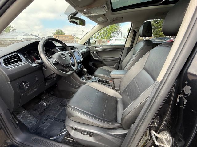 2020 Volkswagen Tiguan SE R-Line Black photo 15