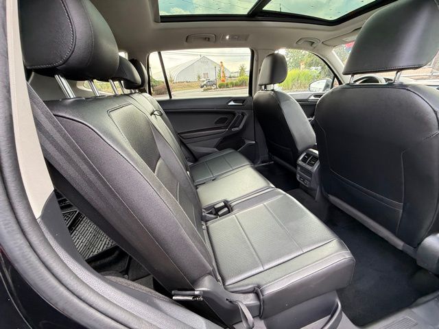 2020 Volkswagen Tiguan SE R-Line Black photo 21