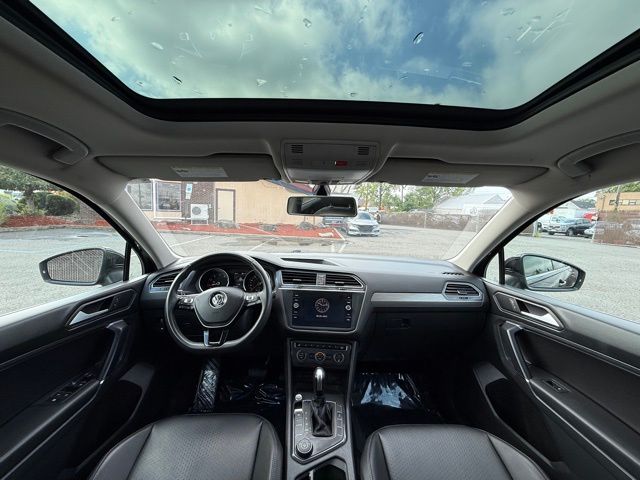 2020 Volkswagen Tiguan SE R-Line Black photo 26