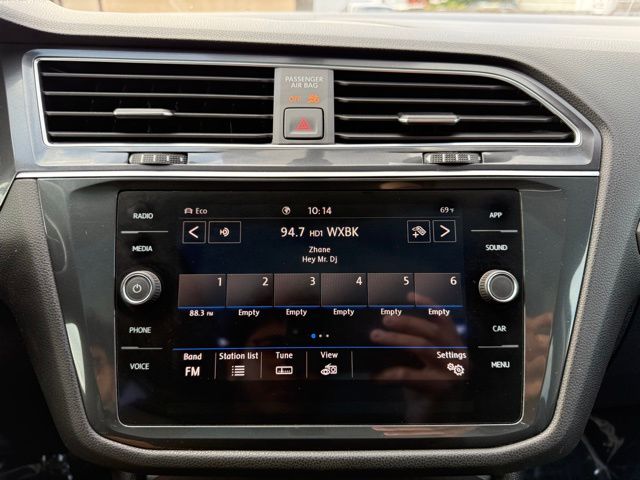 2020 Volkswagen Tiguan SE R-Line Black photo 29