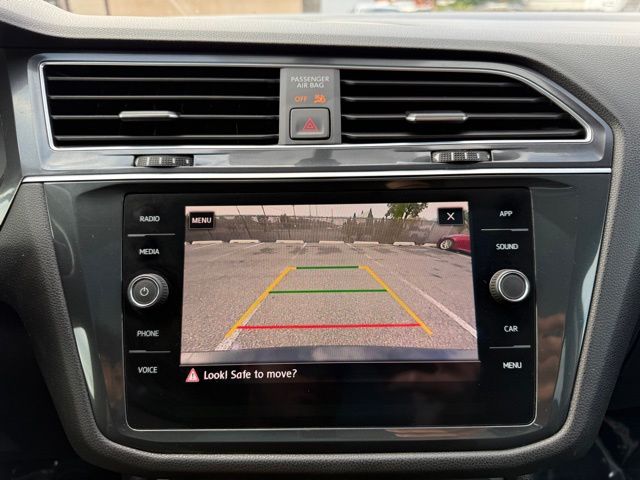2020 Volkswagen Tiguan SE R-Line Black photo 31