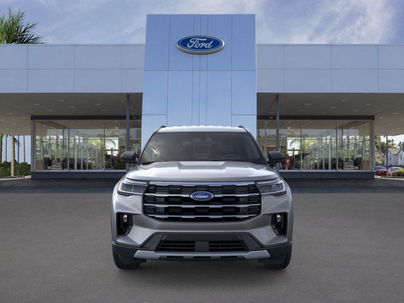 2025 Ford Explorer photo 4