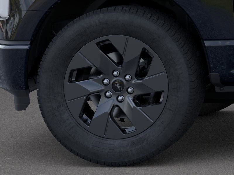 2025 Ford F-150 Lightning photo 17