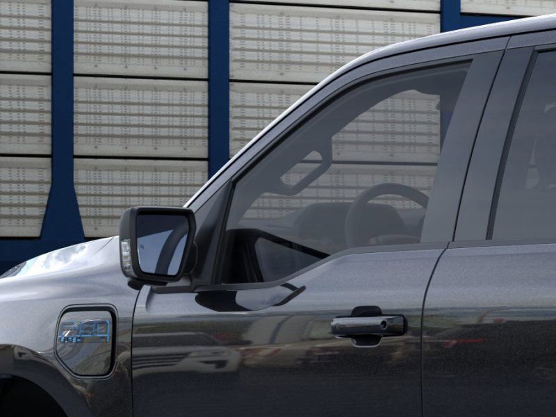 2025 Ford F-150 Lightning photo 18