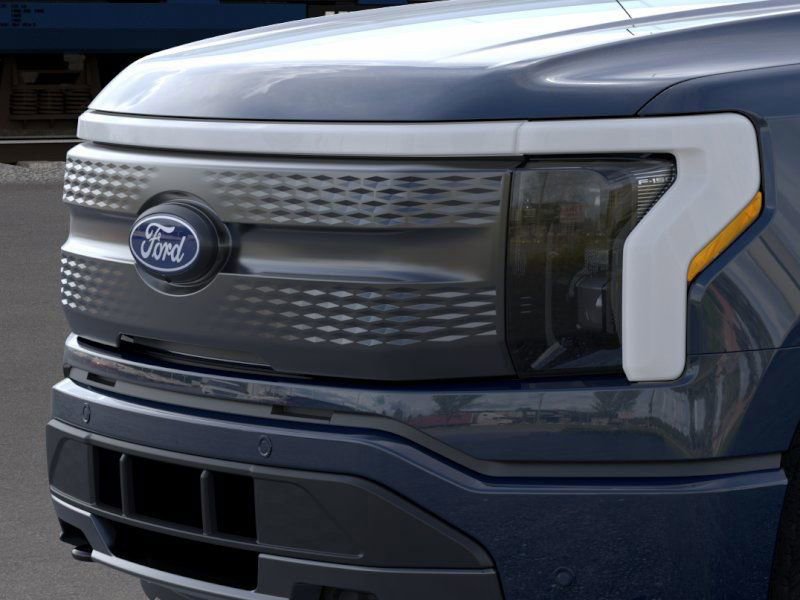 2025 Ford F-150 Lightning photo 14