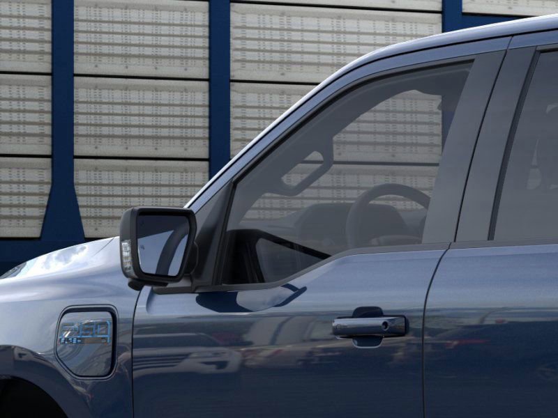 2025 Ford F-150 Lightning photo 17