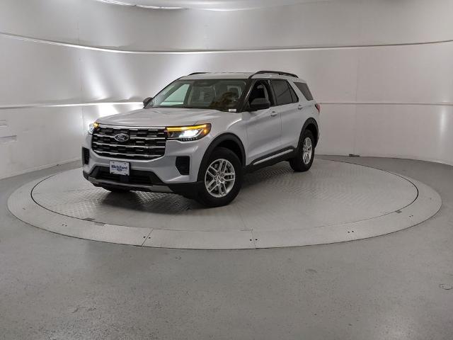 2025 Ford Explorer photo 4