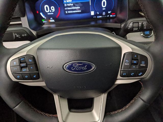 2025 Ford Explorer photo 4