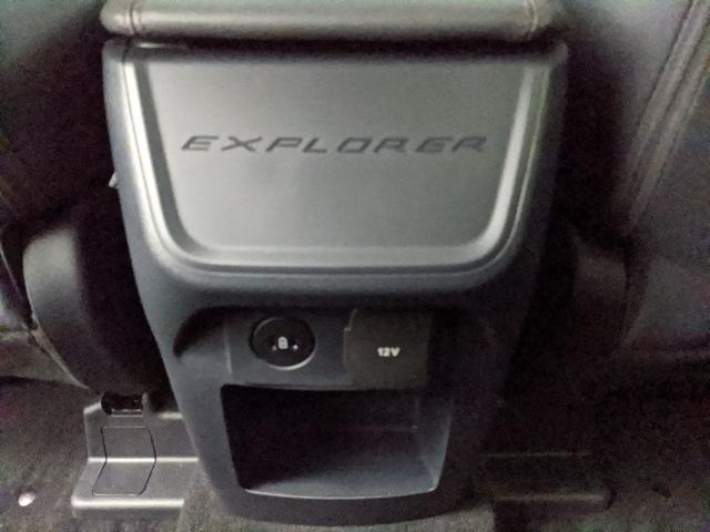 2025 Ford Explorer photo 6