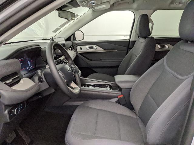 2025 Ford Explorer photo 9