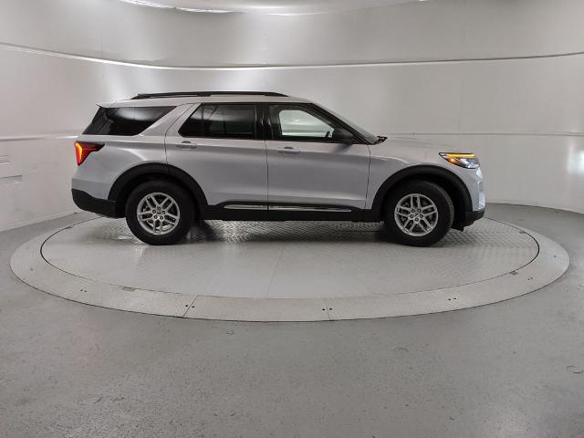 2025 Ford Explorer photo 15