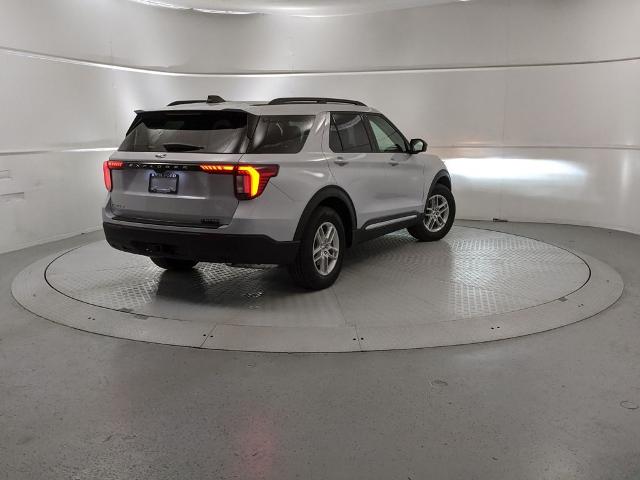 2025 Ford Explorer photo 16