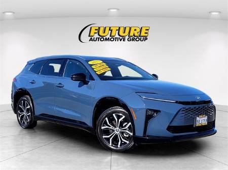 2025 Toyota Crown Signia XLE
