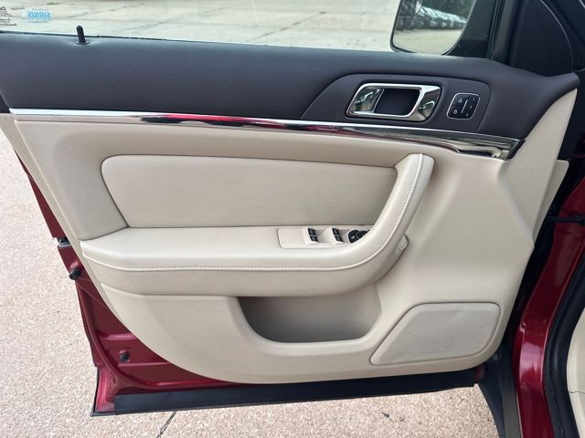 2013 Lincoln MKS Base photo 10