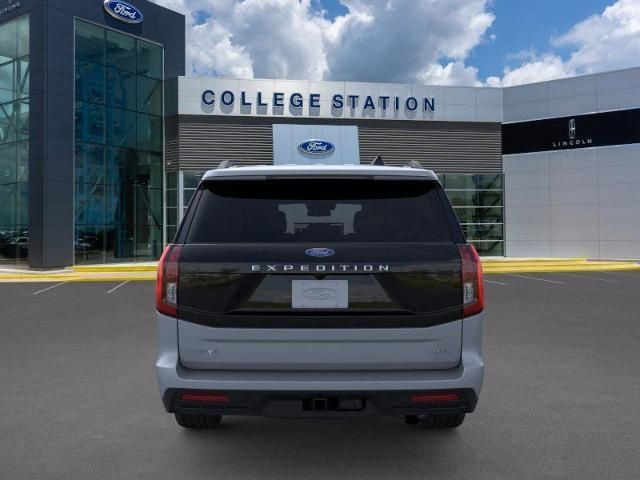 2025 Ford Expedition MAX photo 4