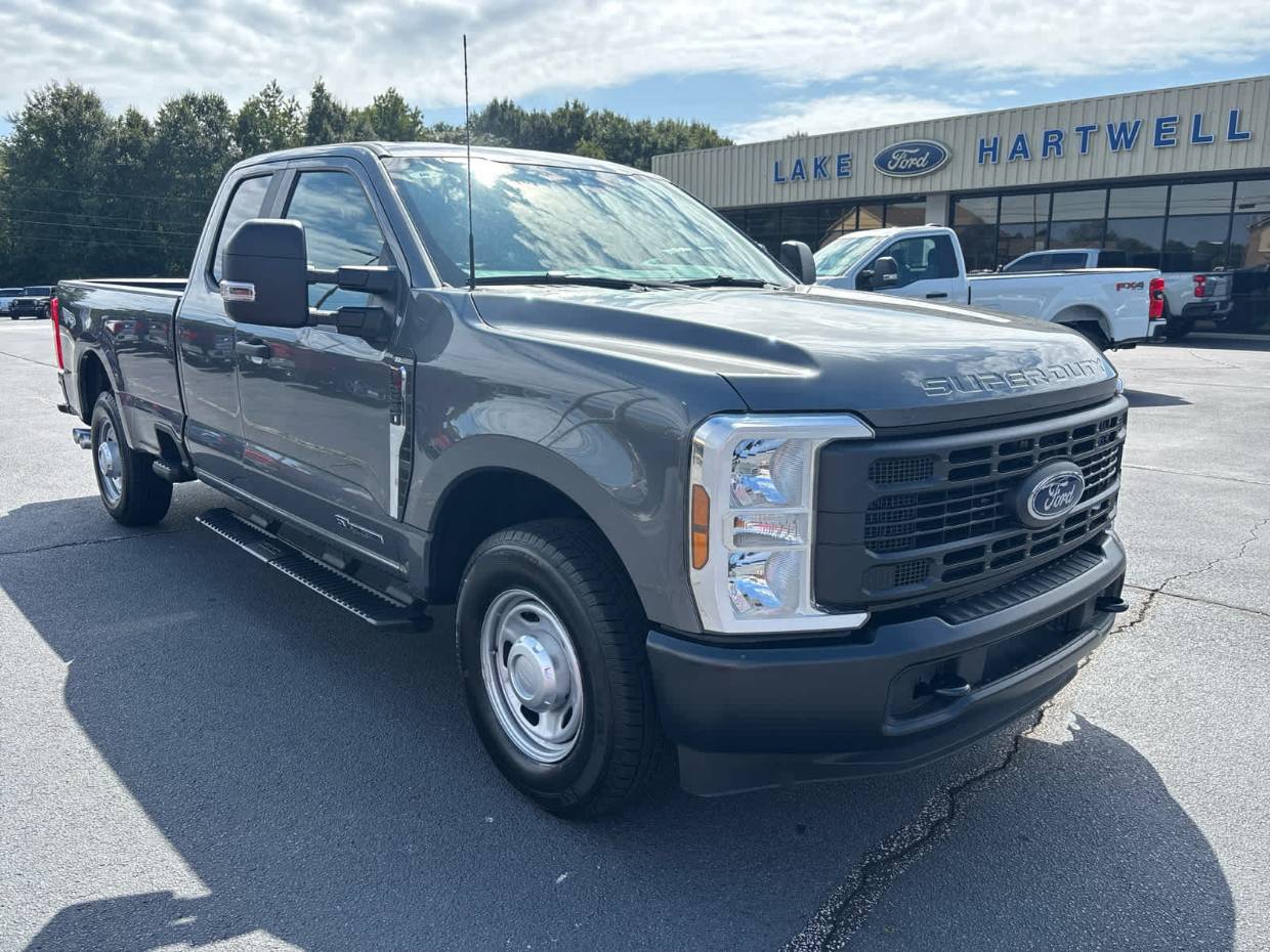 2026 Ford F-250 Super Duty XL's photo