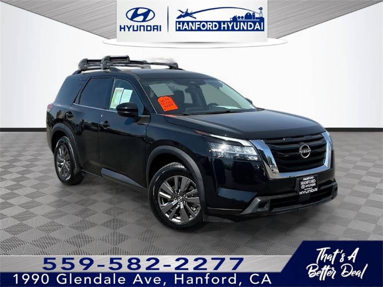 2022 Nissan Pathfinder SV