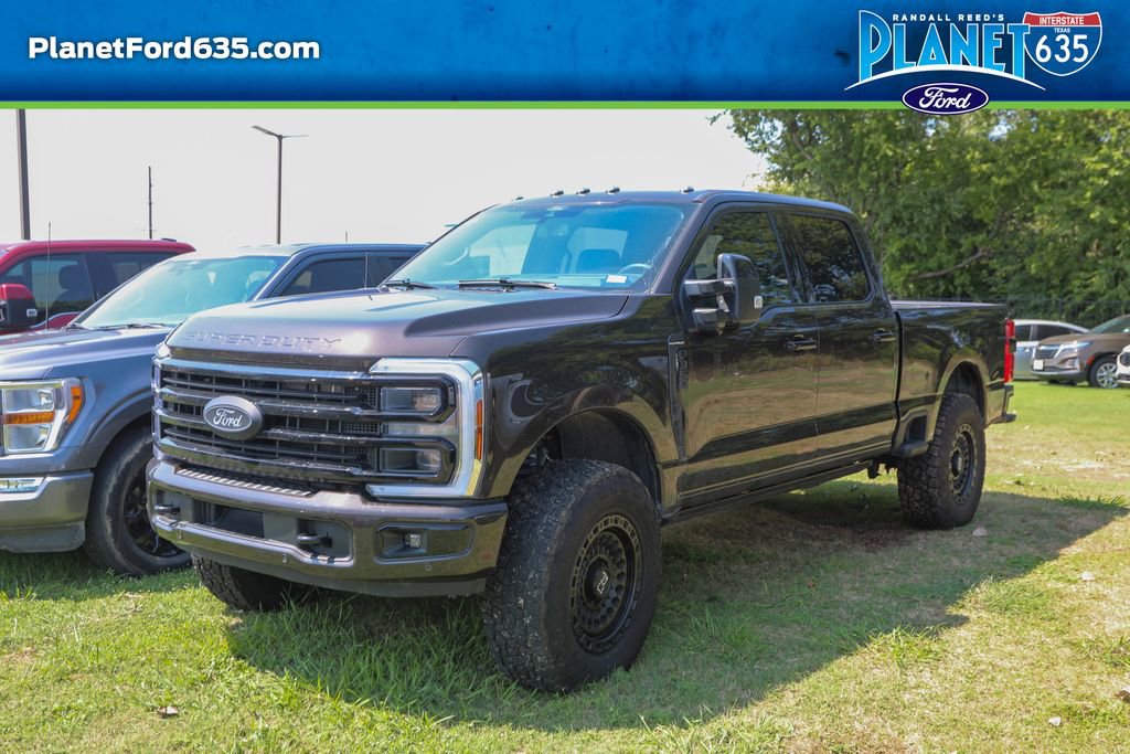 2025 Ford F-350 Platinum photo 2
