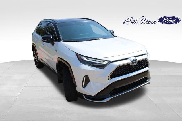 2022 Toyota RAV4 Prime XSE Premium photo 2
