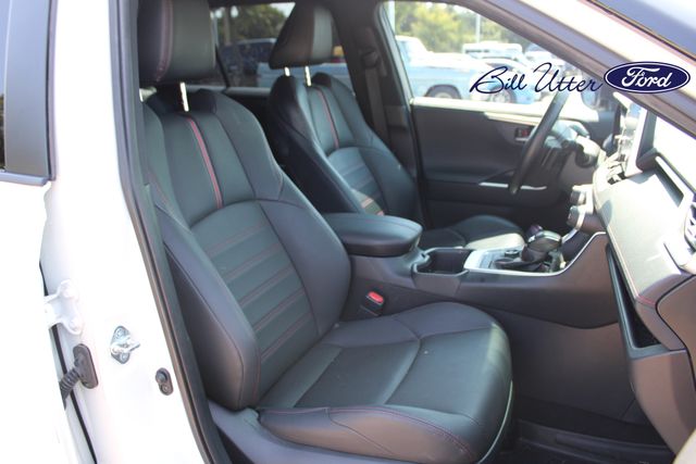 2022 Toyota RAV4 Prime XSE Premium photo 9