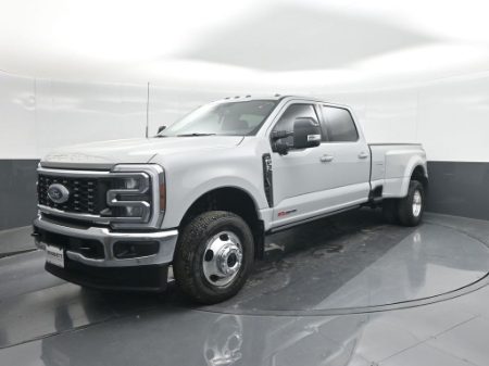 2026 Ford Super Duty F-350 DRW LARIAT