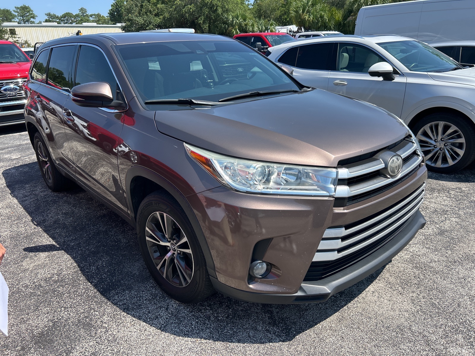 Used 2017 Toyota Highlander LE