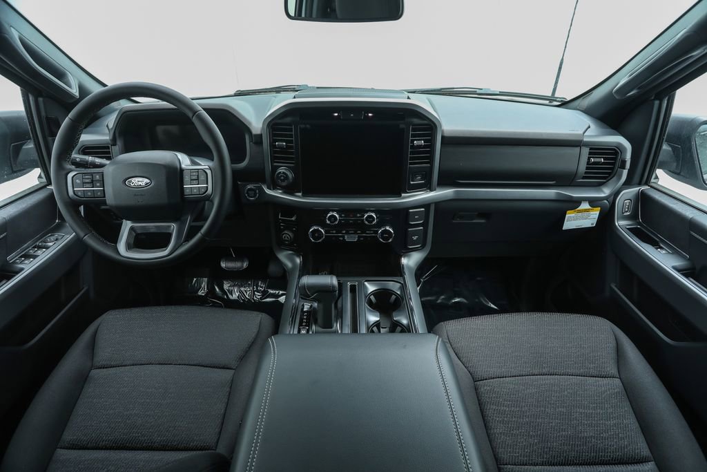 2025 Ford F-150 XLT photo 14