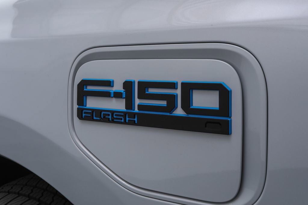2025 Ford F-150 Lightning photo 5