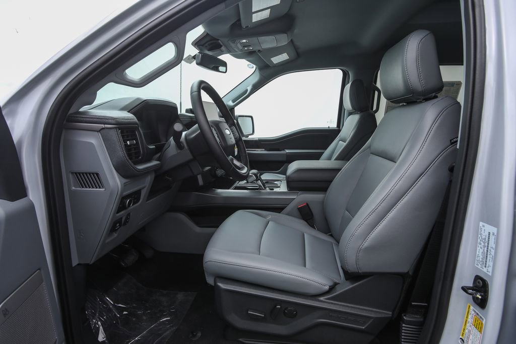 2025 Ford F-150 Lightning photo 7