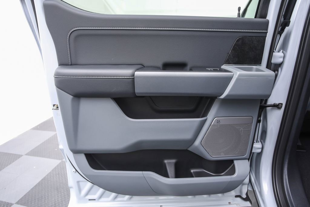 2025 Ford F-150 Lightning photo 14