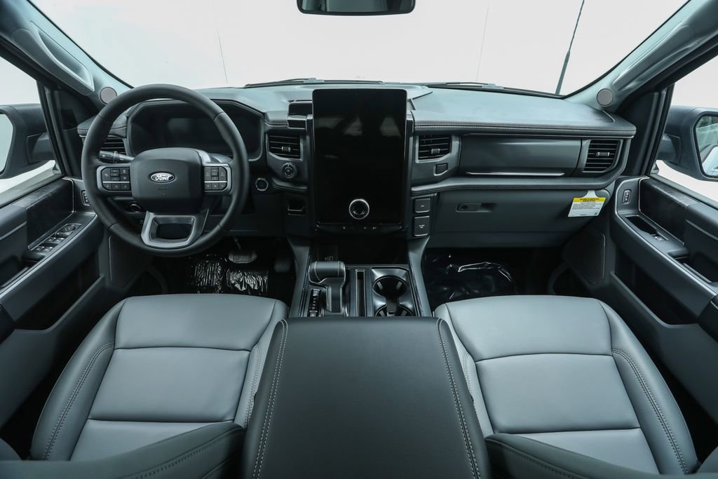 2025 Ford F-150 Lightning photo 16
