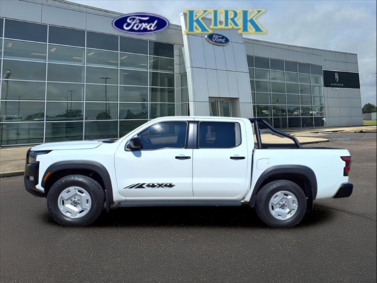 2024 Nissan Frontier SV