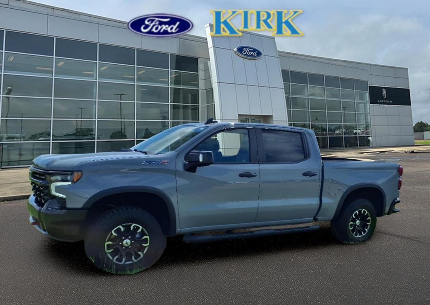 2024 Chevrolet Silverado 1500 ZR2's photo