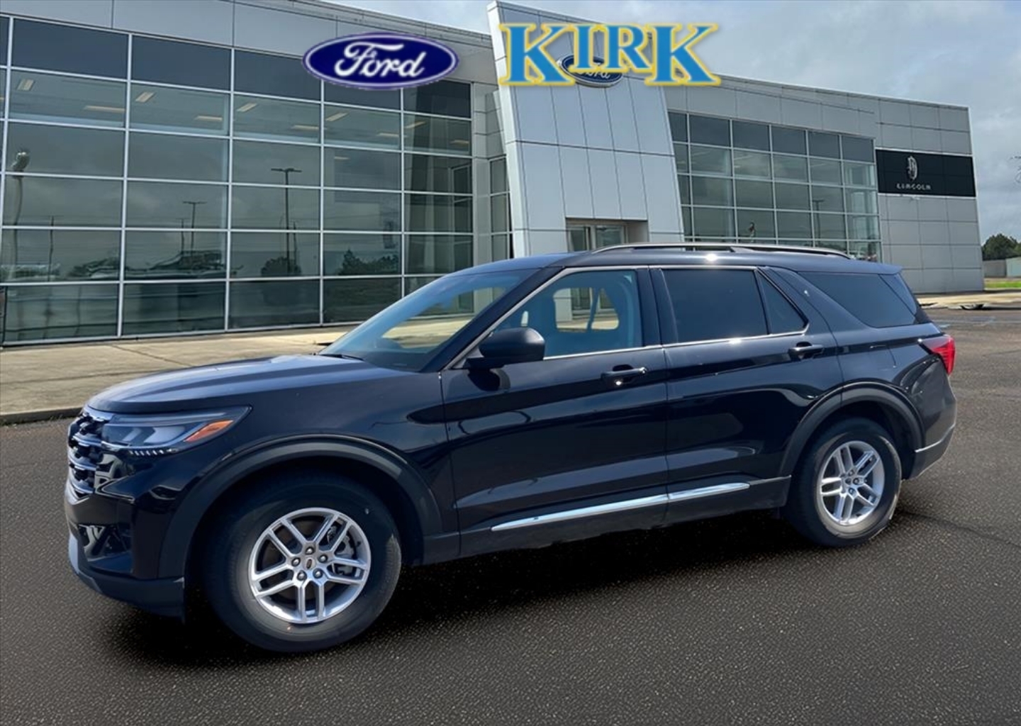 2025 Ford Explorer Active's photo