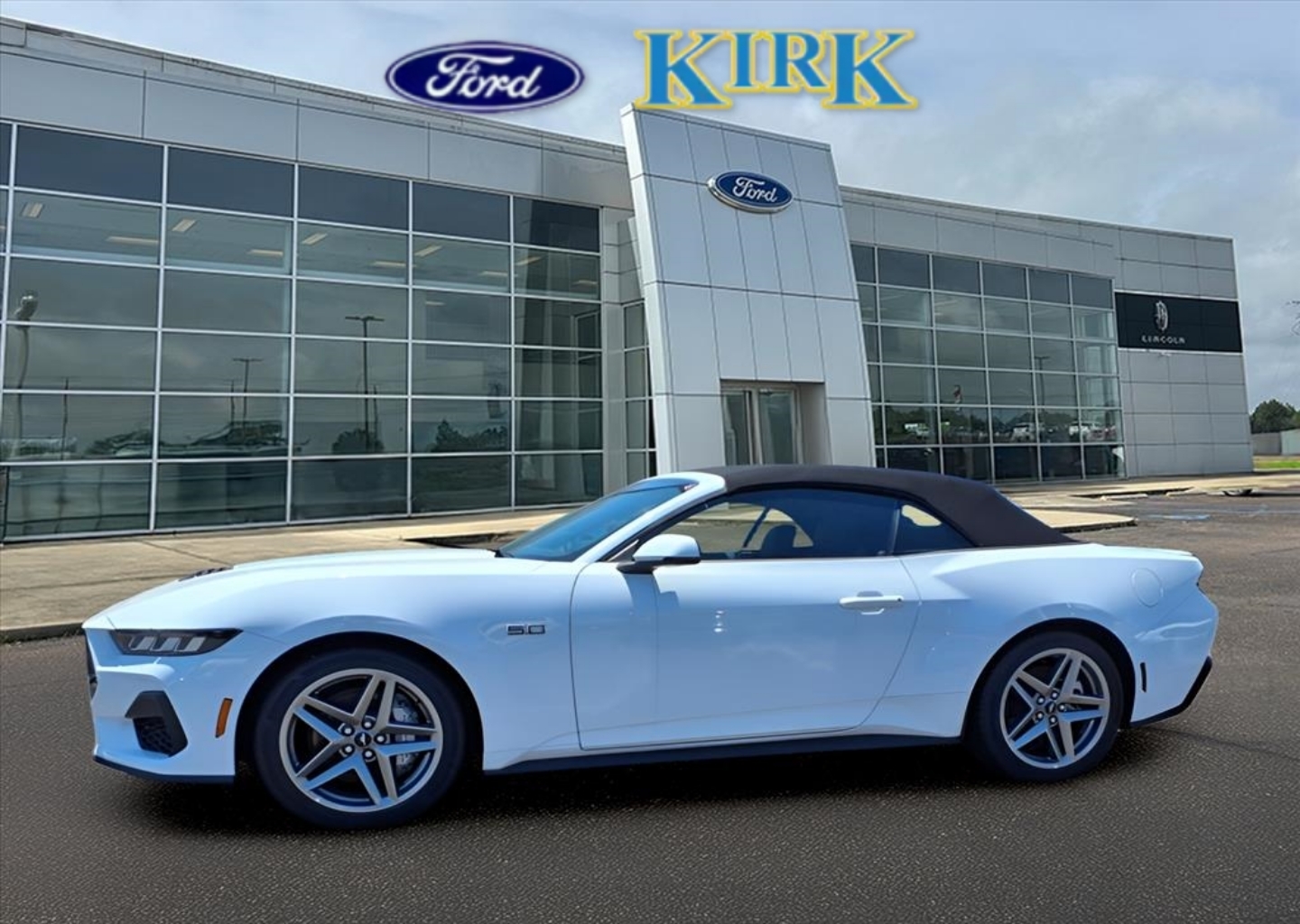 2025 Ford Mustang GT Premium's photo