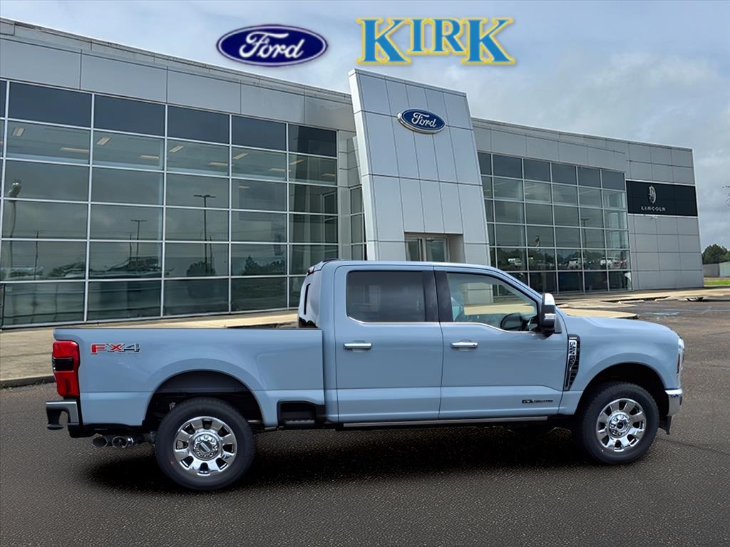 2025 Ford F-250 Lariat photo 3