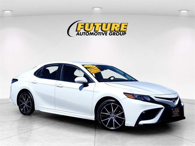 Used 2024 Toyota Camry SE